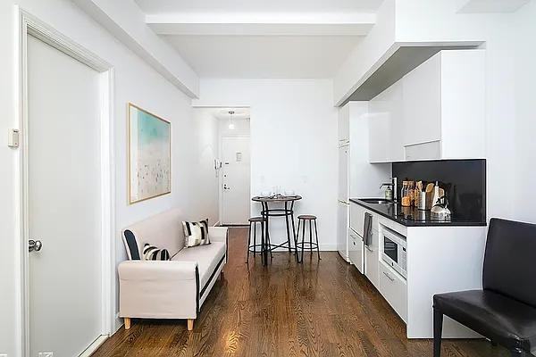 W 91st St #1039 - Photo 4 of 19