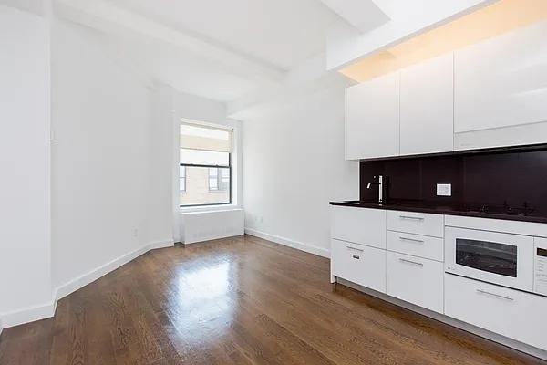 W 91st St #1105 - Photo 3 of 20