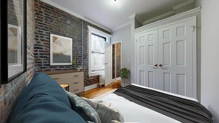 E 13th St #14 - Photo 4 of 20