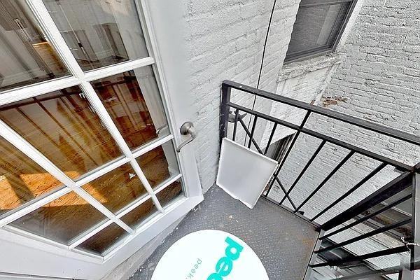 E 13th St #31 - Photo 7 of 20