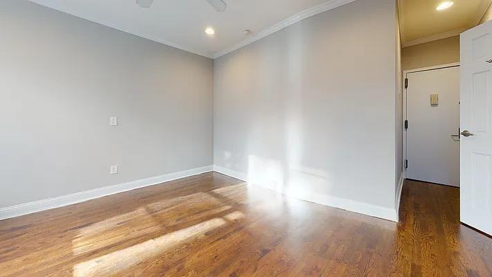 E 13th St #5 - Photo 5 of 20