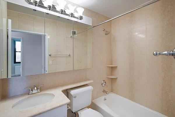 E 31st St #E24S - Photo 4 of 16