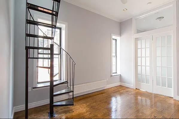 E 13th St #5F - Photo 6 of 20