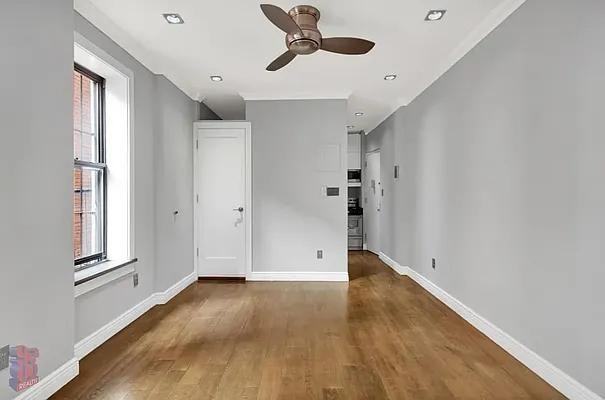 Elizabeth St #3E - Photo 7 of 17