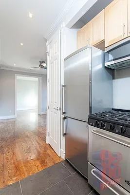 Elizabeth St #5E - Photo 2 of 20