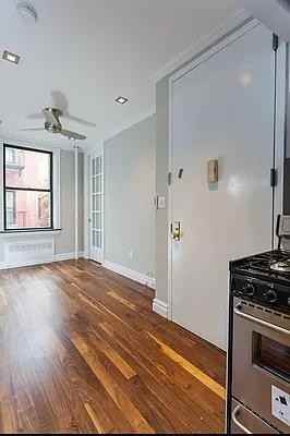 E 29th St #2N - Photo 4 of 17