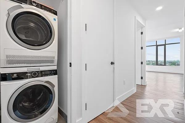 Cropsey Ave #3104 - Photo 5 of 20