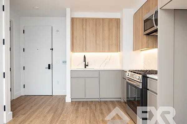 Cropsey Ave #1609 - Photo 7 of 20