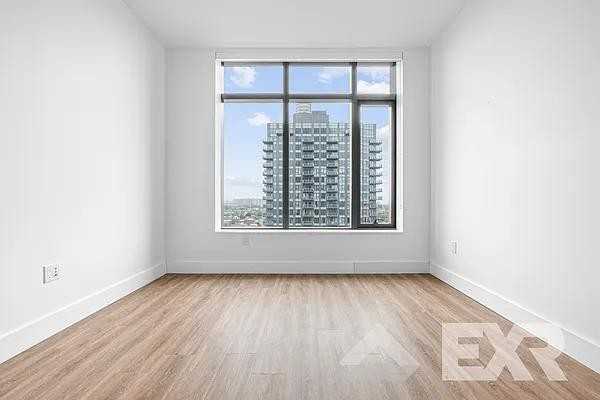 Cropsey Ave #1505 - Photo 4 of 20