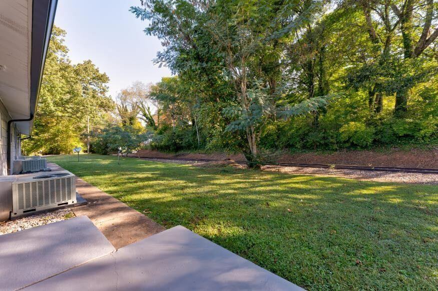 2436 Belvedere Ave Apartments - Photo 7 of 7