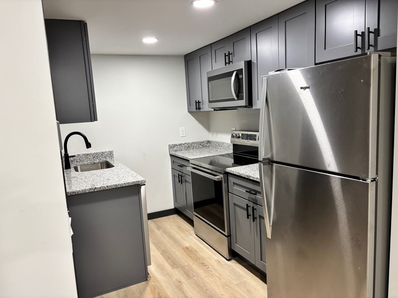 2428 Belvedere Ave Apartments - Photo 4 of 5