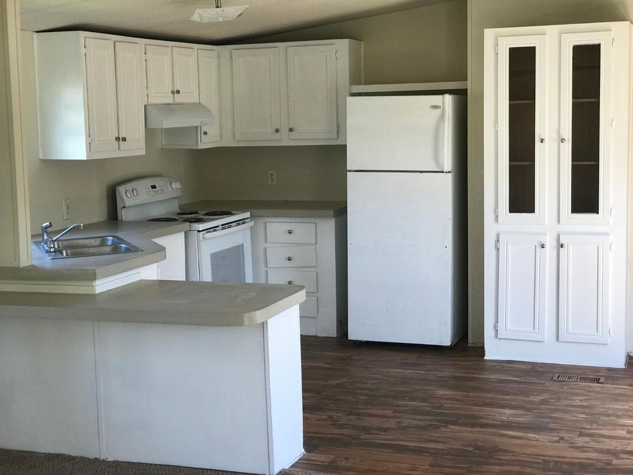 142 Neches Dr - Photo 3 of 6