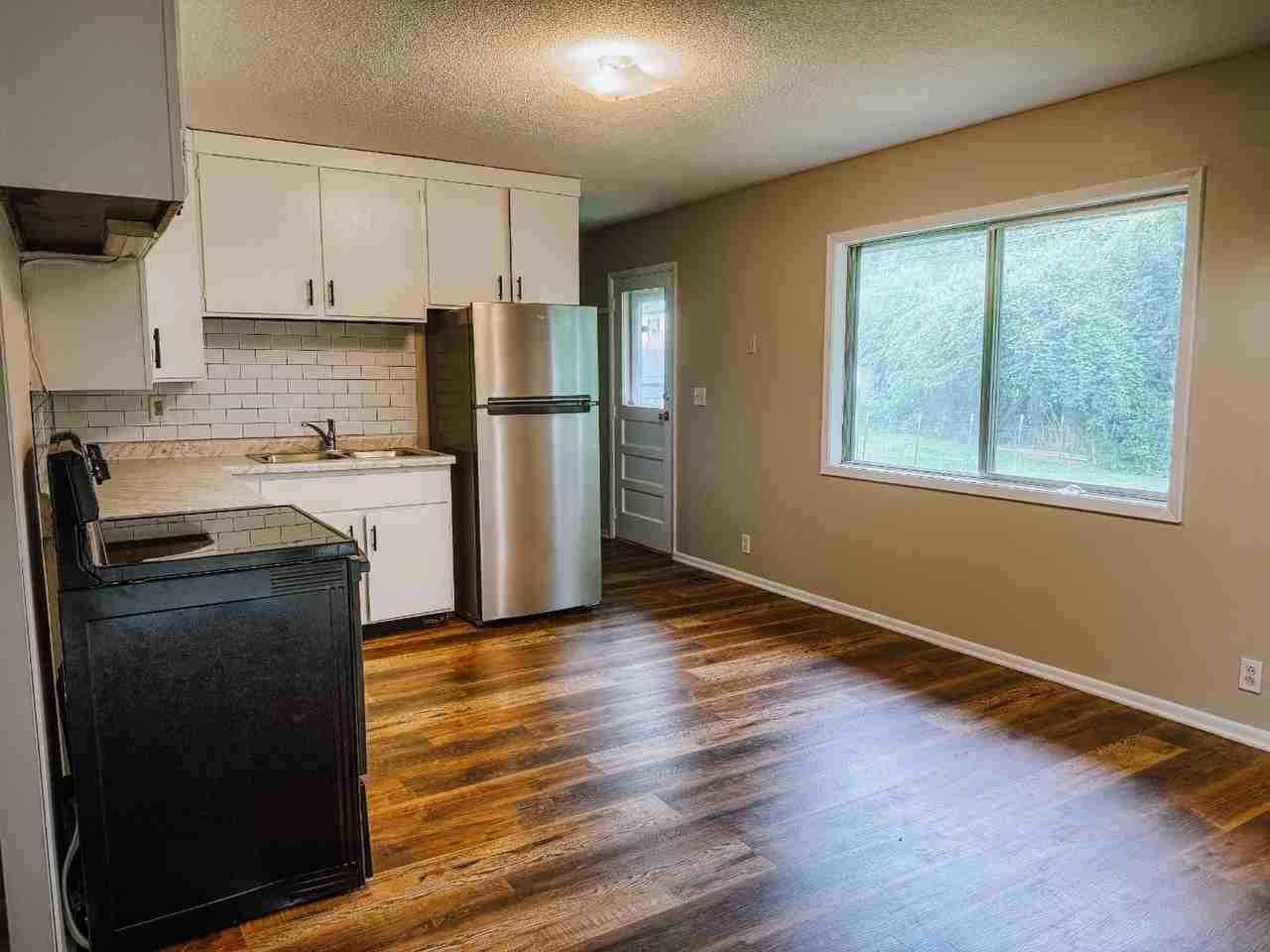 918 Skyline Dr - Photo 2 of 20