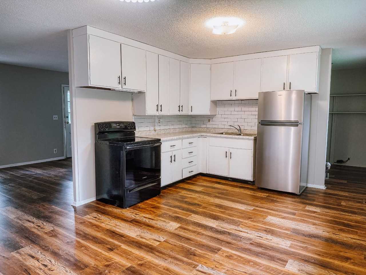 918 Skyline Dr - Photo 3 of 20