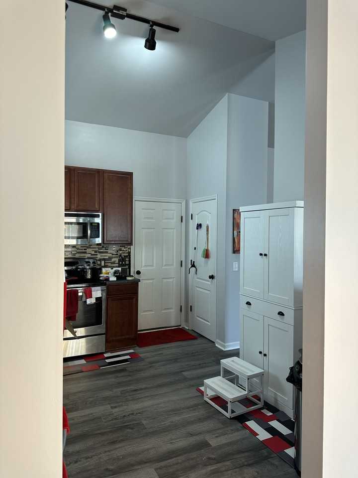428 Ramblewood Way - Photo 3 of 35