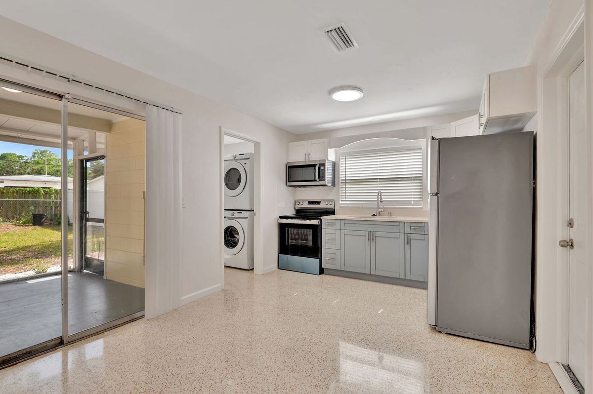 4714 West Vasconia Street - Photo 3 of 26