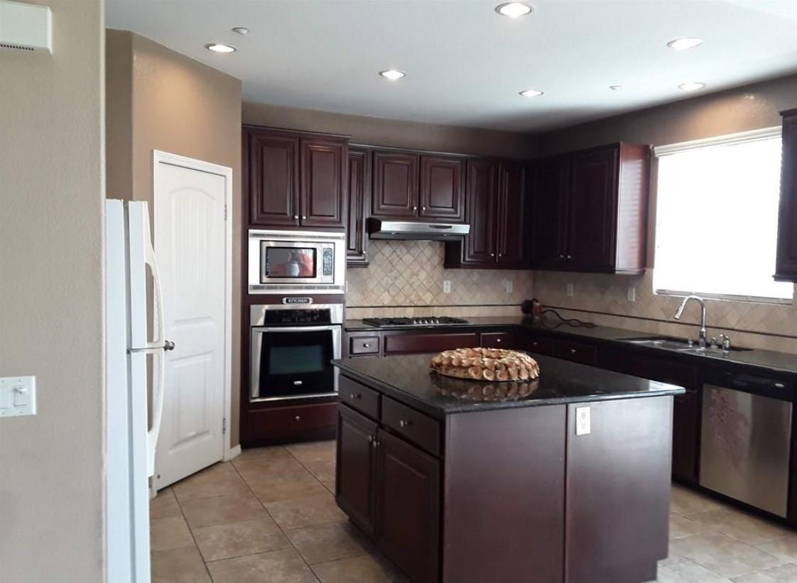 5536 Pine Leaf Avenue - Photo 2 of 14