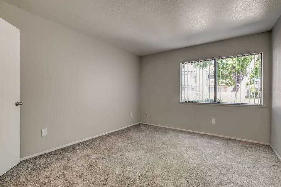 1111 James Donlon Blvd - Photo 5 of 42