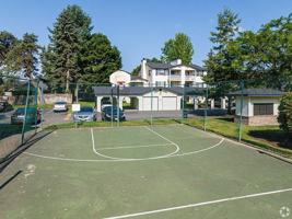 featured image of 802 45th St Ne