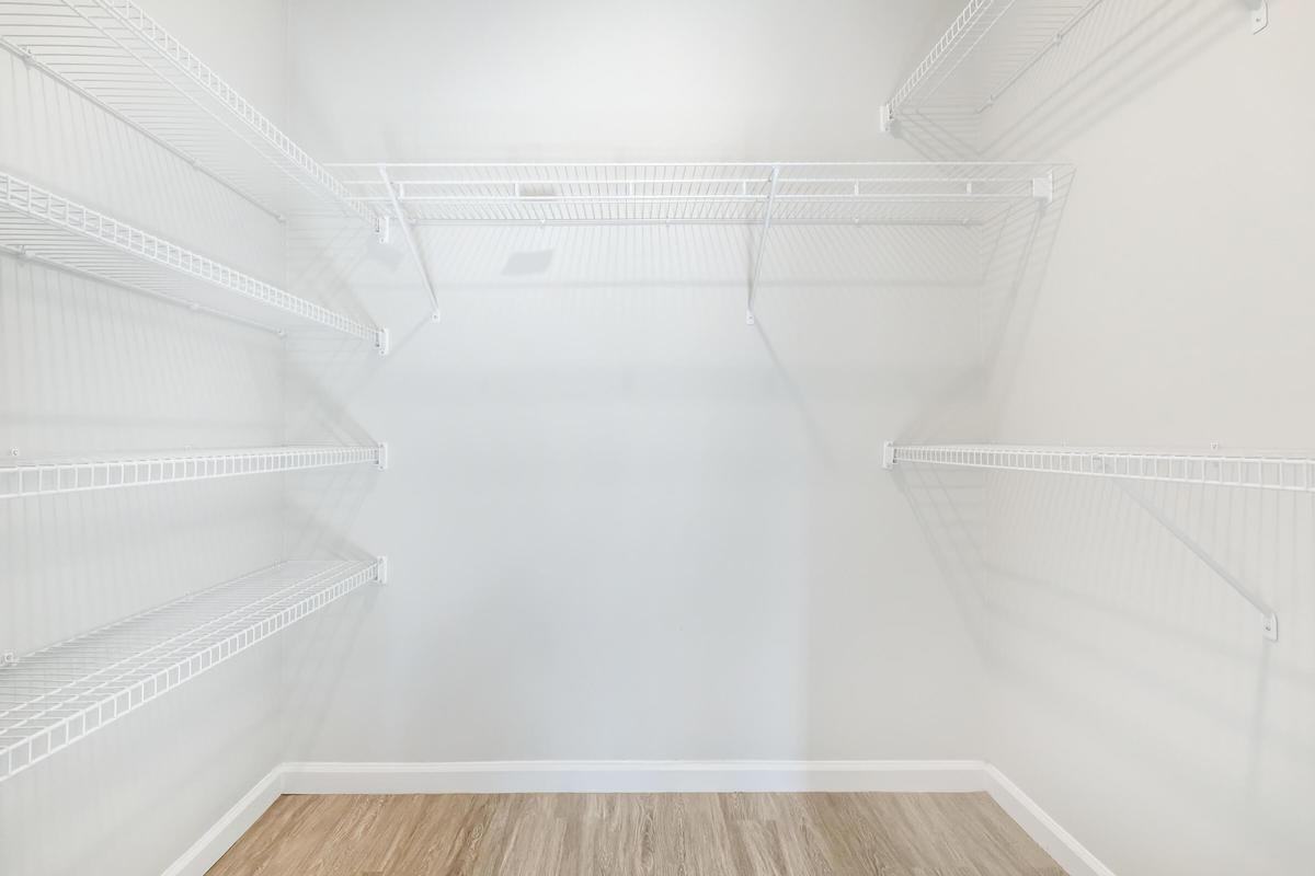 321 S Standish St - Photo 4 of 46