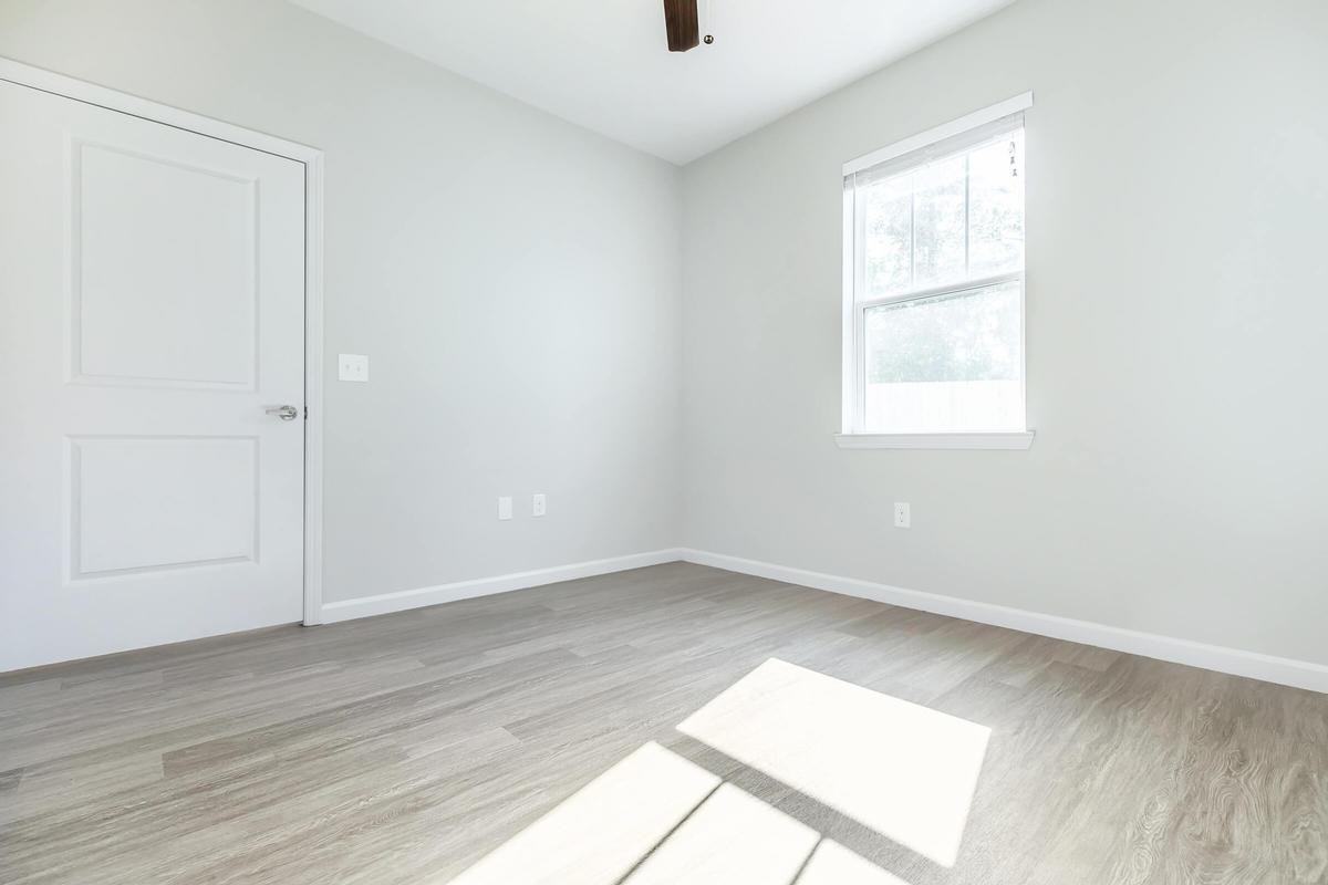 321 S Standish St - Photo 7 of 46