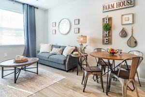 featured image of 321 S Standish St