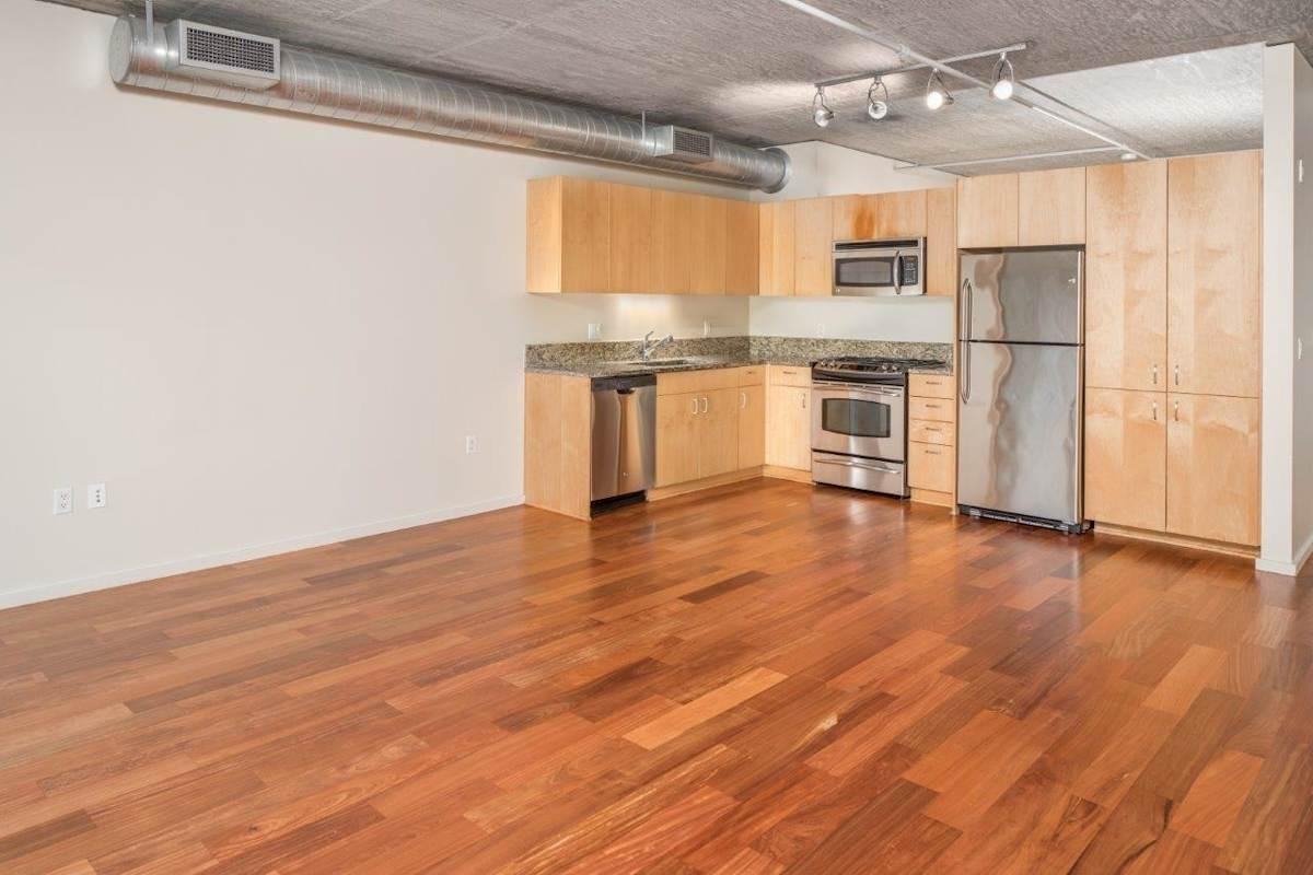 2121 Se Belmont St - Photo 4 of 30