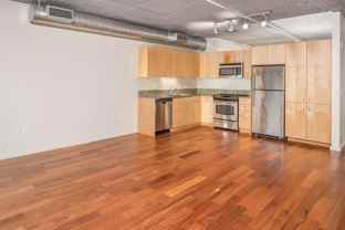 2121 Se Belmont St - Photo 1 of 1