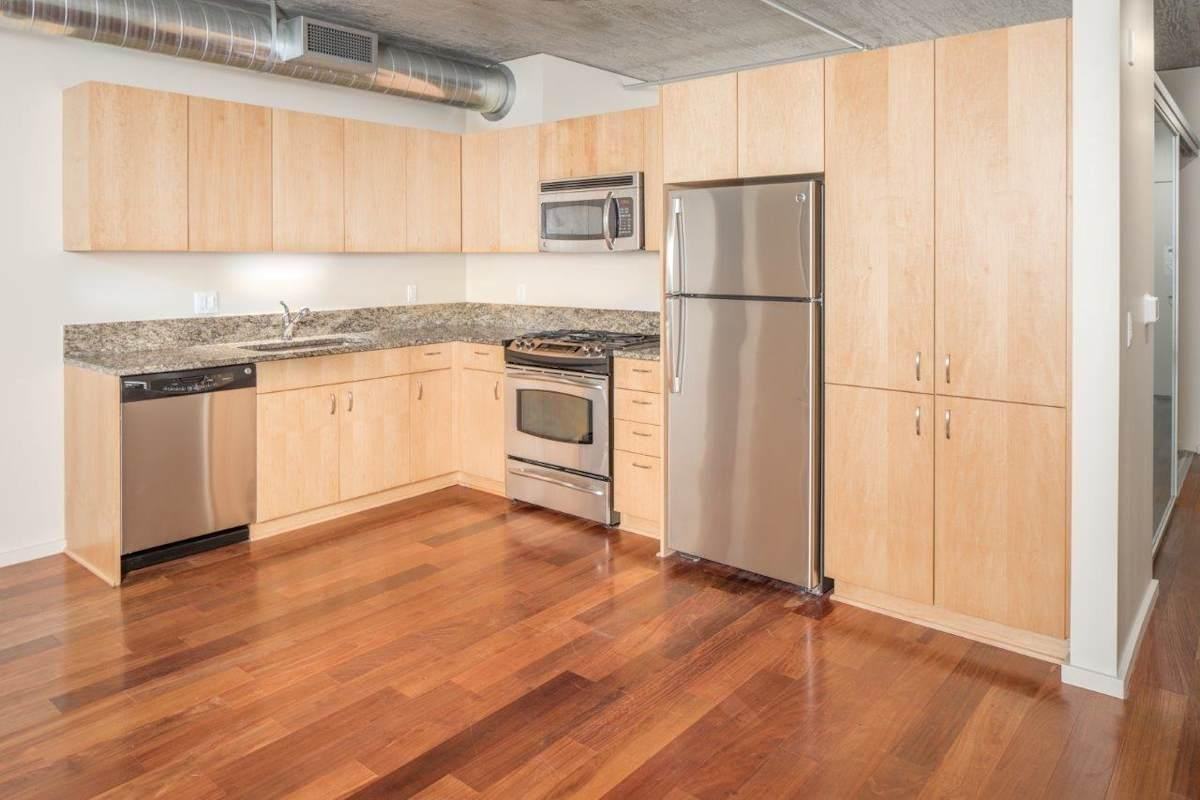 2121 Se Belmont St - Photo 2 of 30