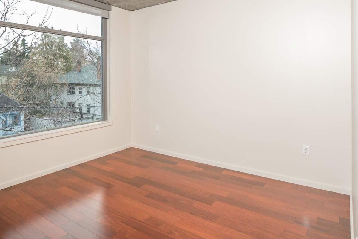 2121 Se Belmont St - Photo 3 of 30