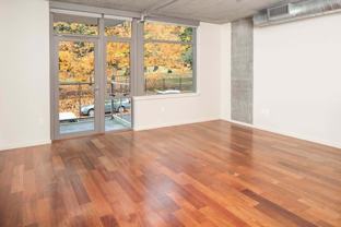 2121 Se Belmont St - Photo 1 of 1