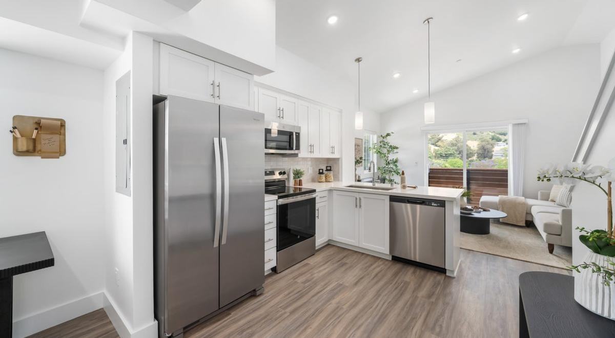 564 Higuera St - Photo 4 of 23