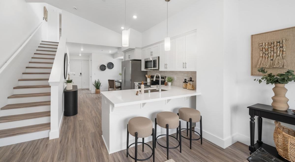 564 Higuera St - Photo 3 of 23