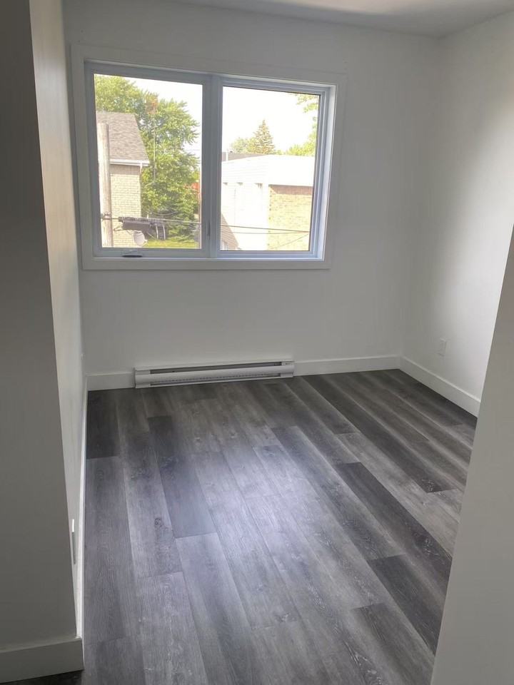 3815 Rue de Mont Royal #201 - Photo 2 of 12