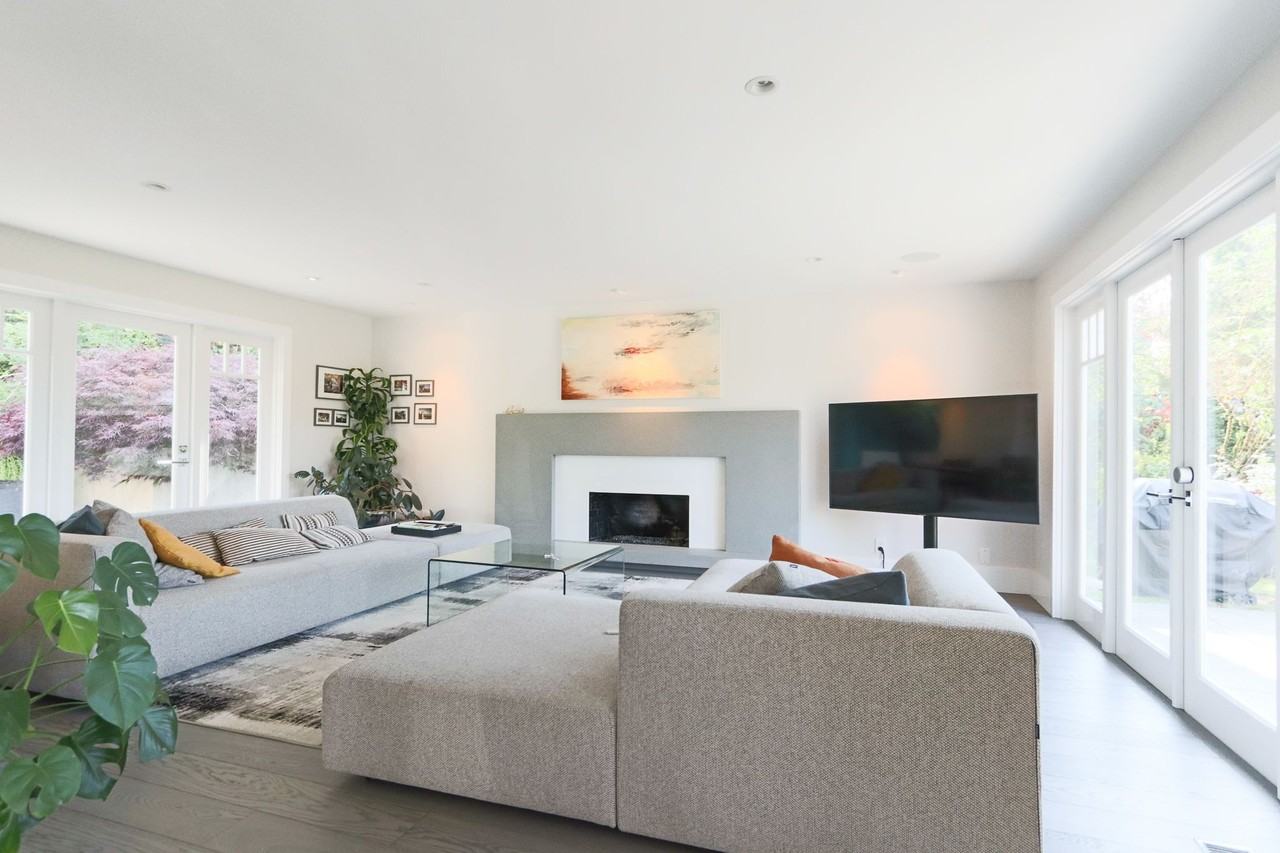 3069 Spencer Drive - Photo 3 of 29