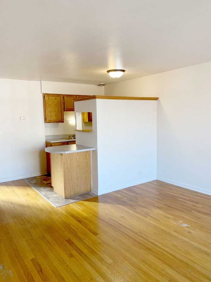 Harney Square Apartments - Photo 4 of 38