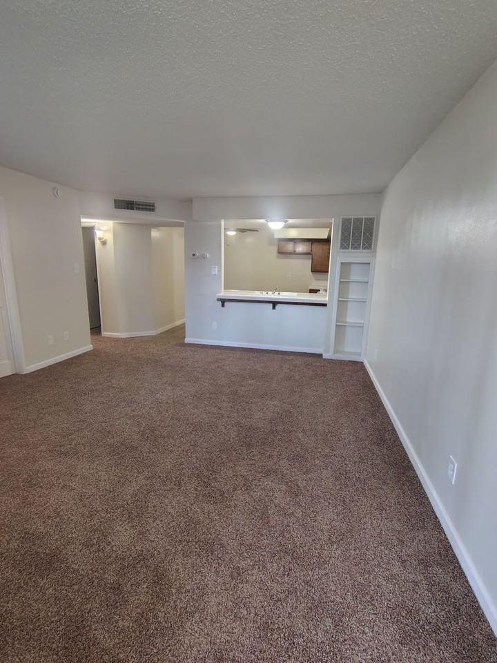 Teal Gardens - Photo 7 of 23