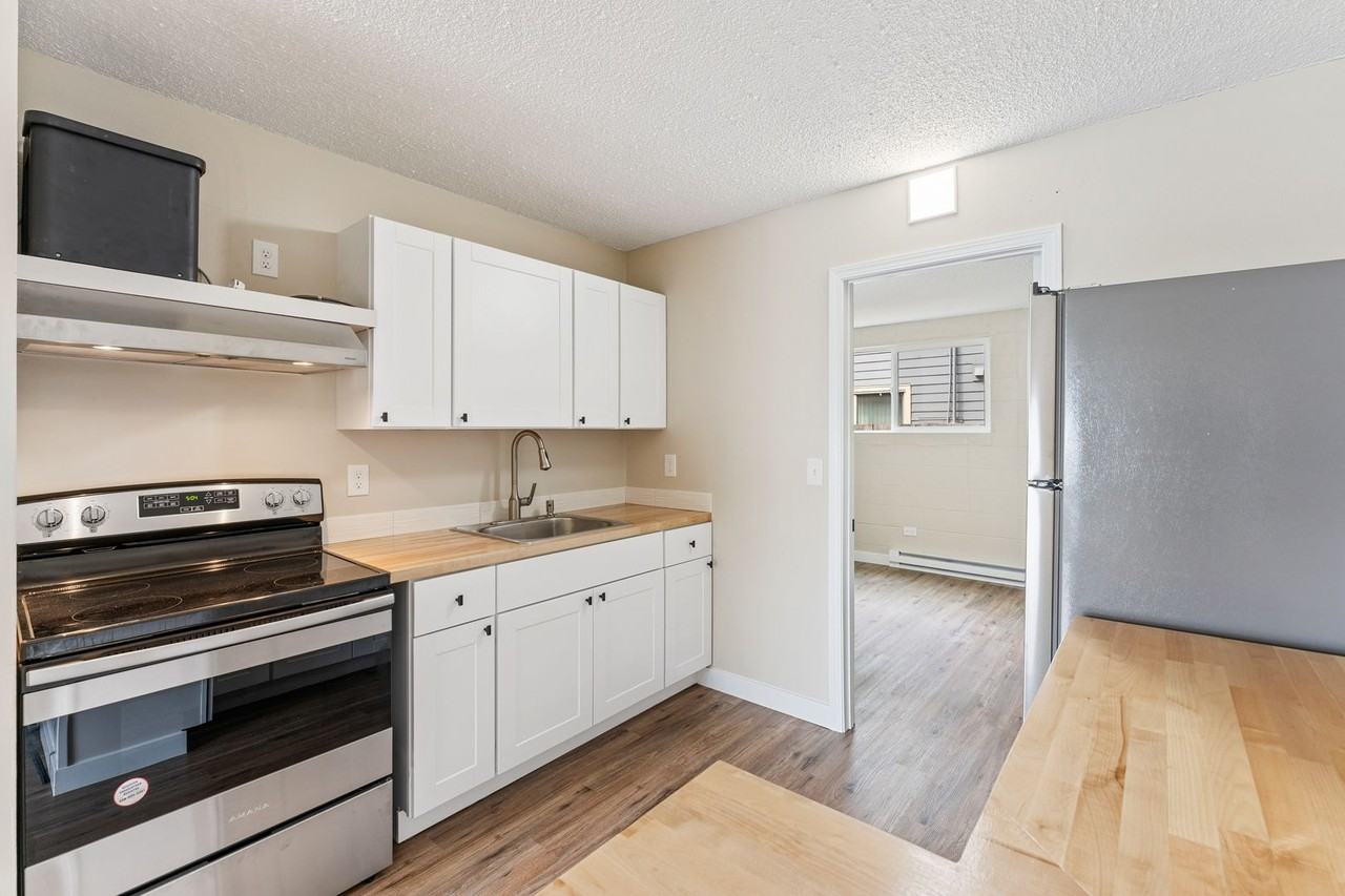 8104 Se Raymond St #6 - Photo 6 of 17