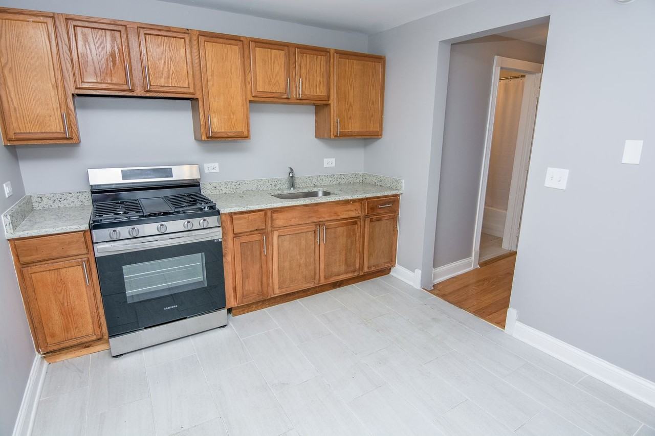 5050 S Laflin St - Photo 2 of 16