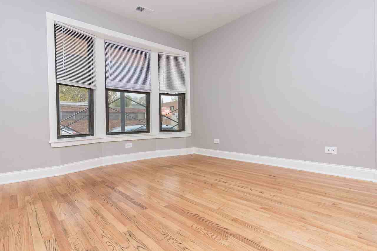 5050 S Laflin St - Photo 5 of 16