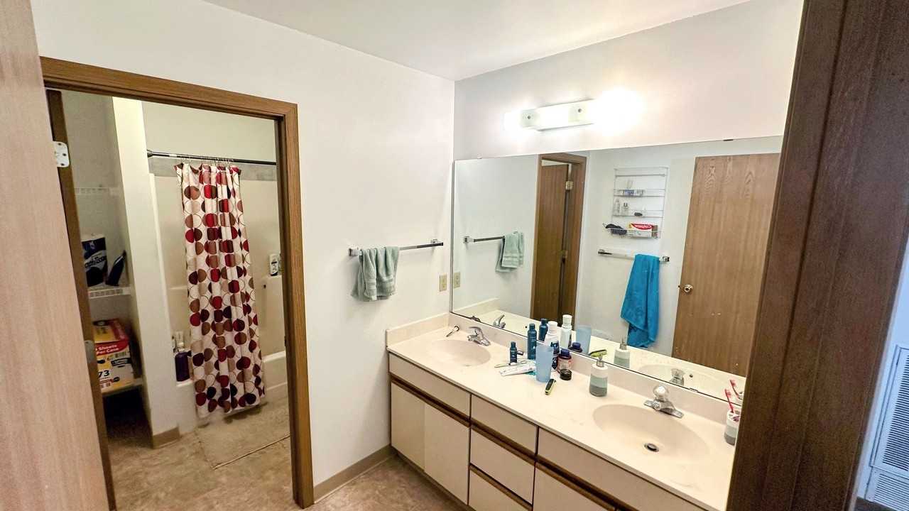 319-335 Saint Anthony Ave - Photo 5 of 18