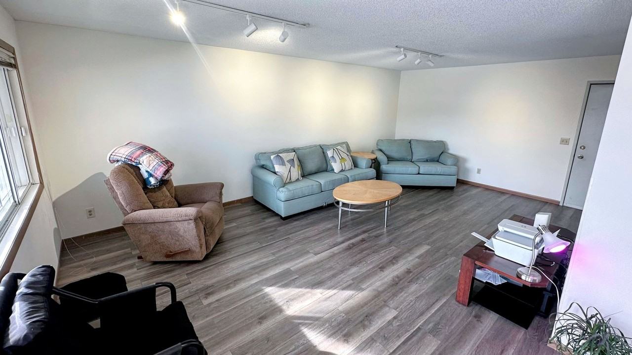 319-335 Saint Anthony Ave - Photo 7 of 18