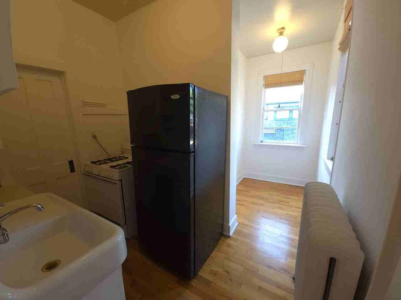 1032 Pine - Photo 7 of 33