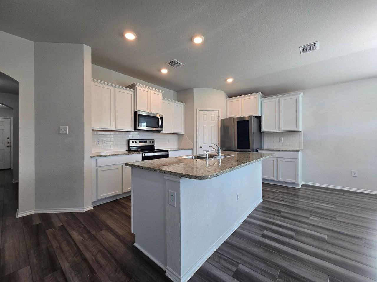 306 Tapaderos Path - Photo 3 of 30