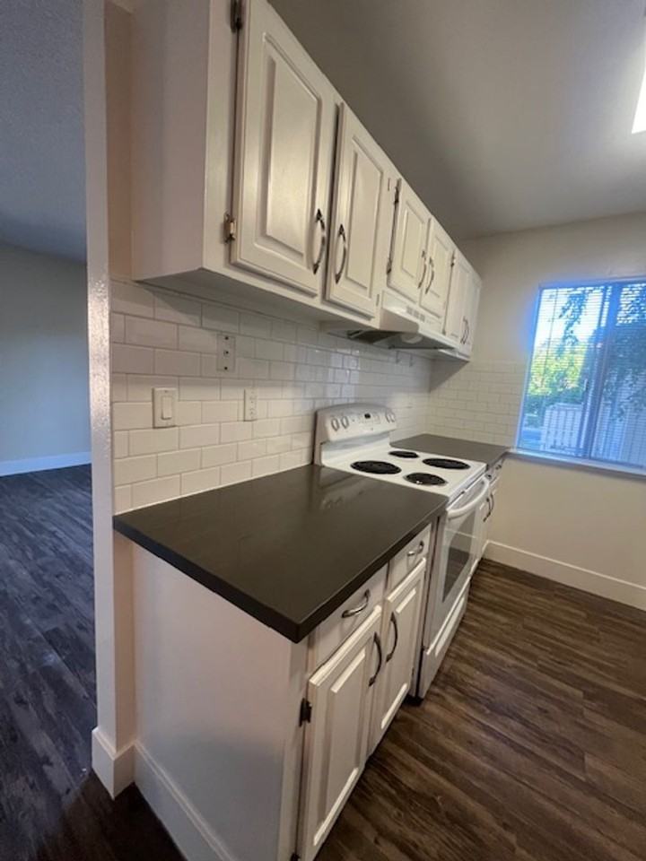 Oakview Apartments - Photo 7 of 25