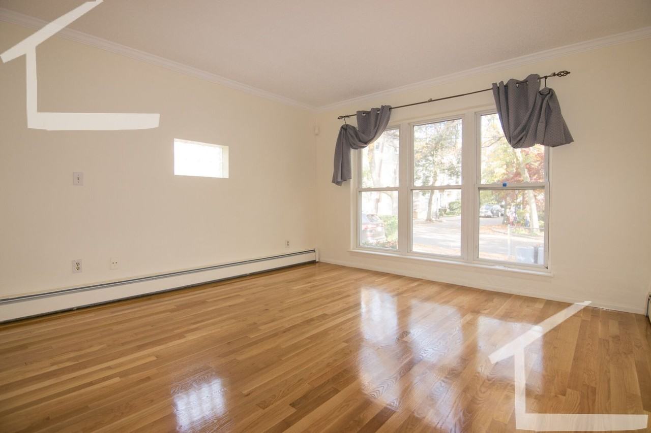 177 Thorndike St - Photo 3 of 17