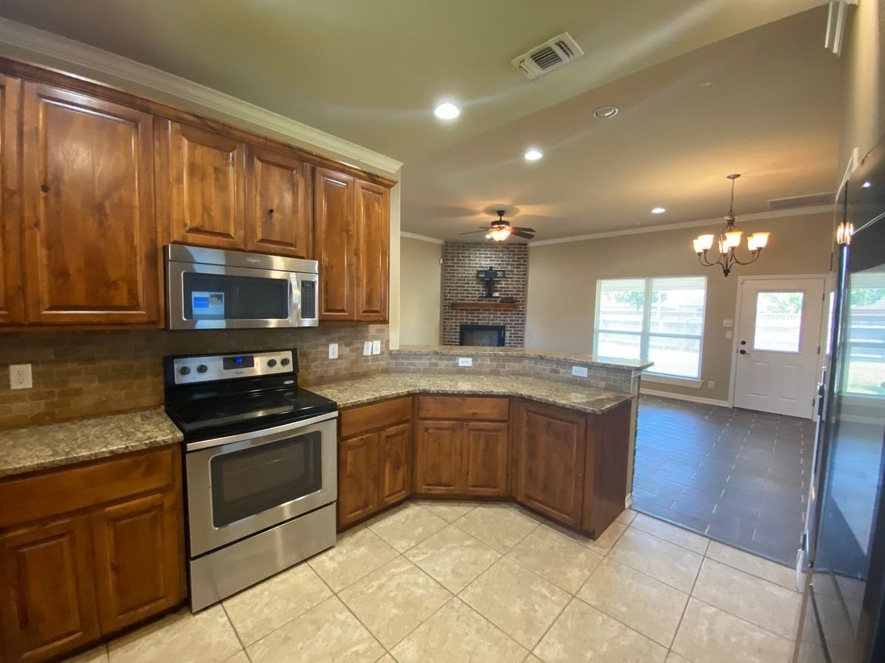 2309 Cheyenne Trl - Photo 3 of 20