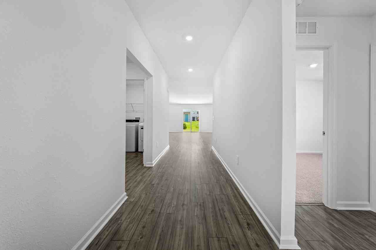 14491 Nw 165th Rd - Photo 2 of 10