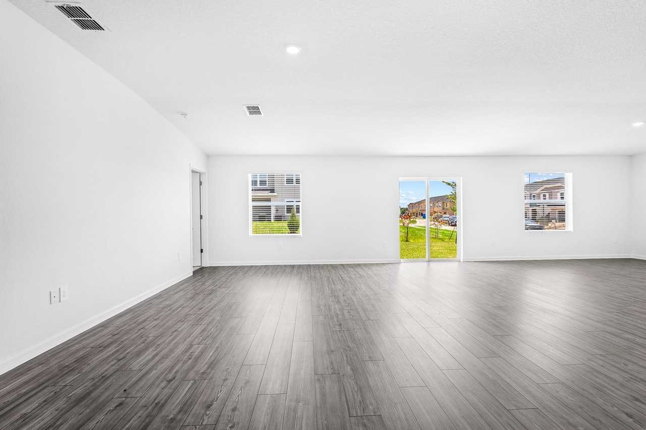 14491 Nw 165th Rd - Photo 3 of 10