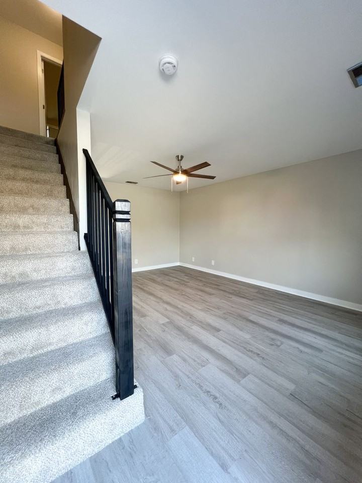 530 Hietts Lane - Photo 2 of 50